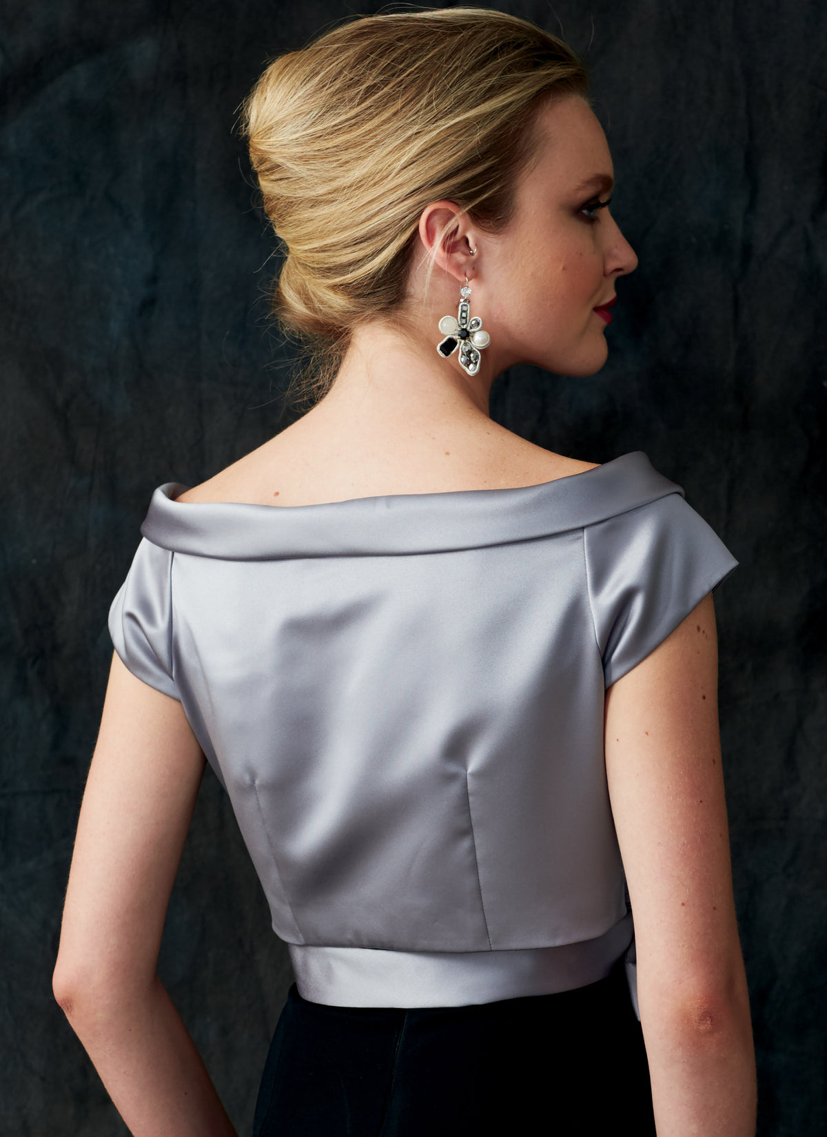 Vogue Patterns V9291 sewing pattern envelope showing the wrap designs