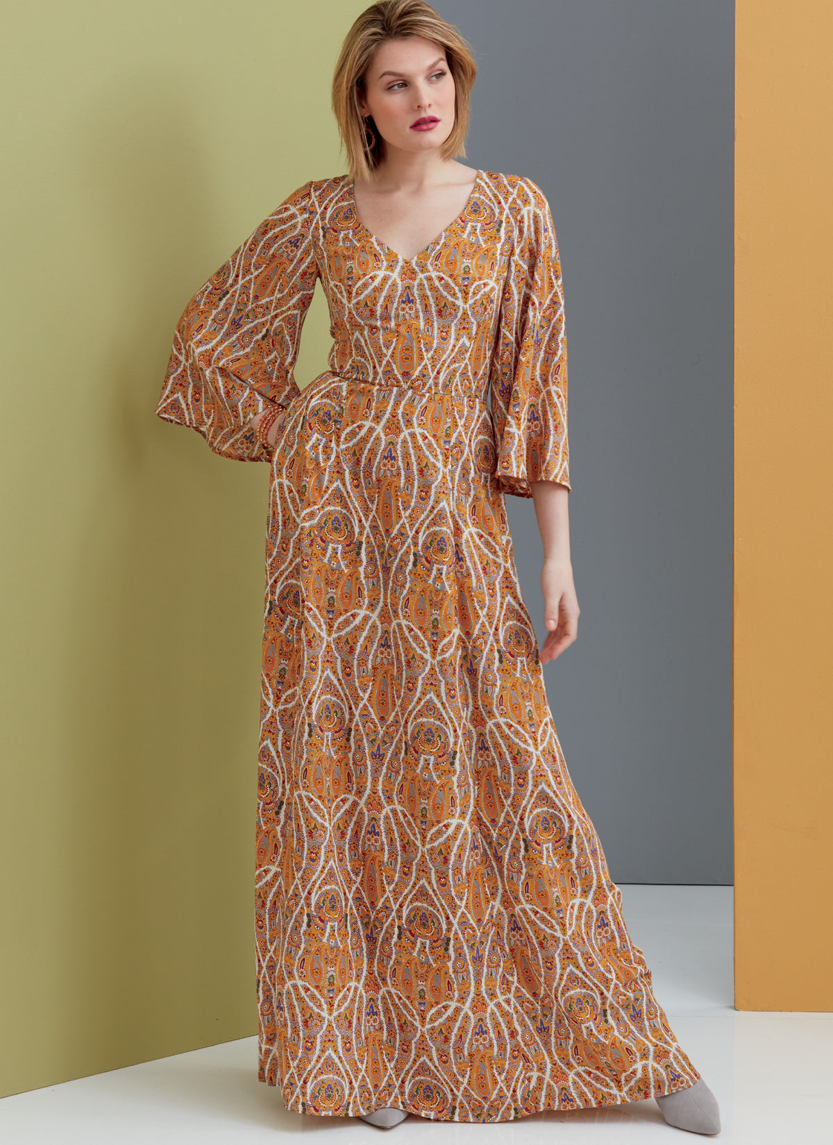 Vogue Patterns V9328 sewing pattern envelope showing the dress designs