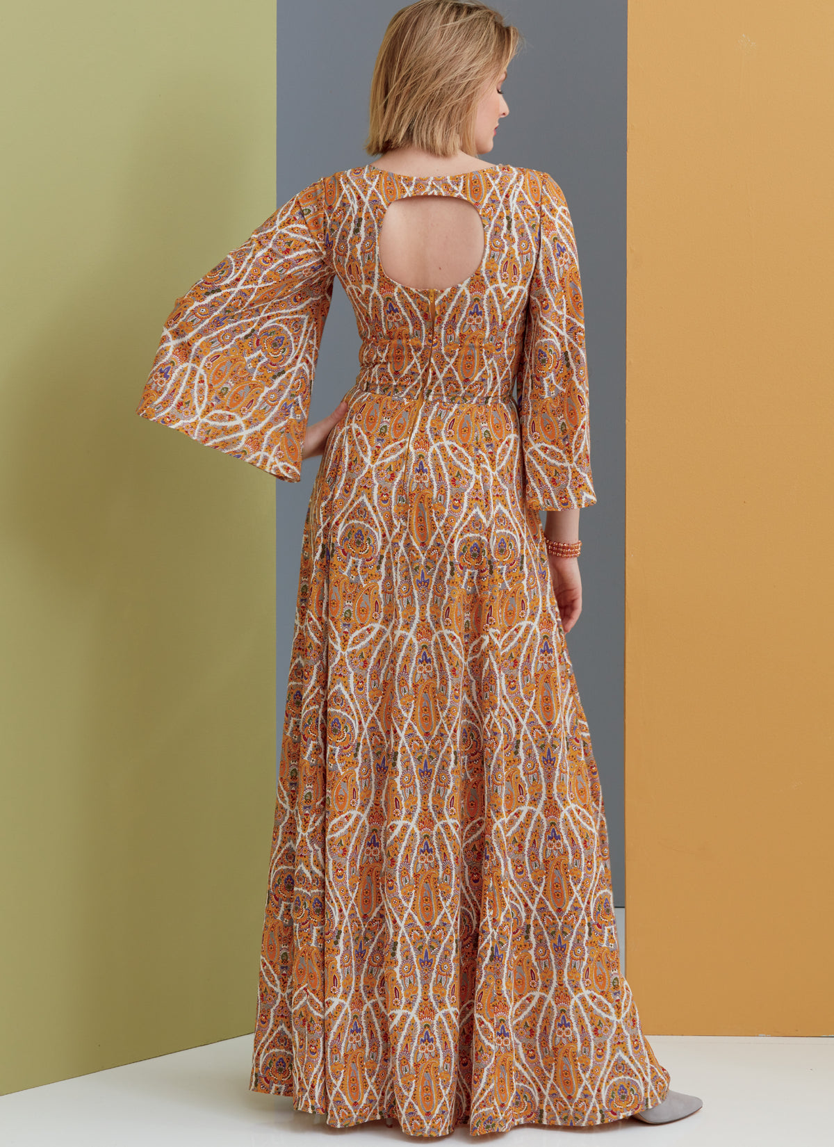 Vogue Patterns V9328 sewing pattern envelope showing the dress designs