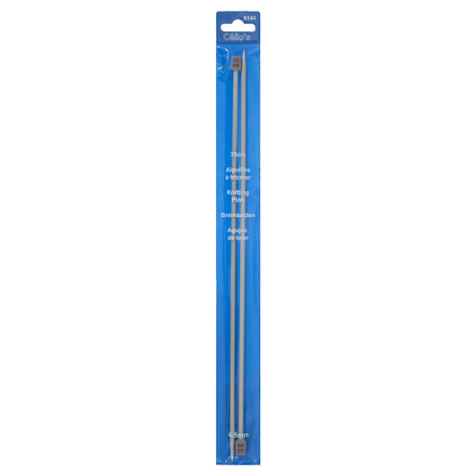 Pair of 4.5mm straight knitting needles in a blue pack