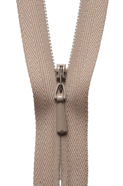 YKK 41cm concealed zip in fawn