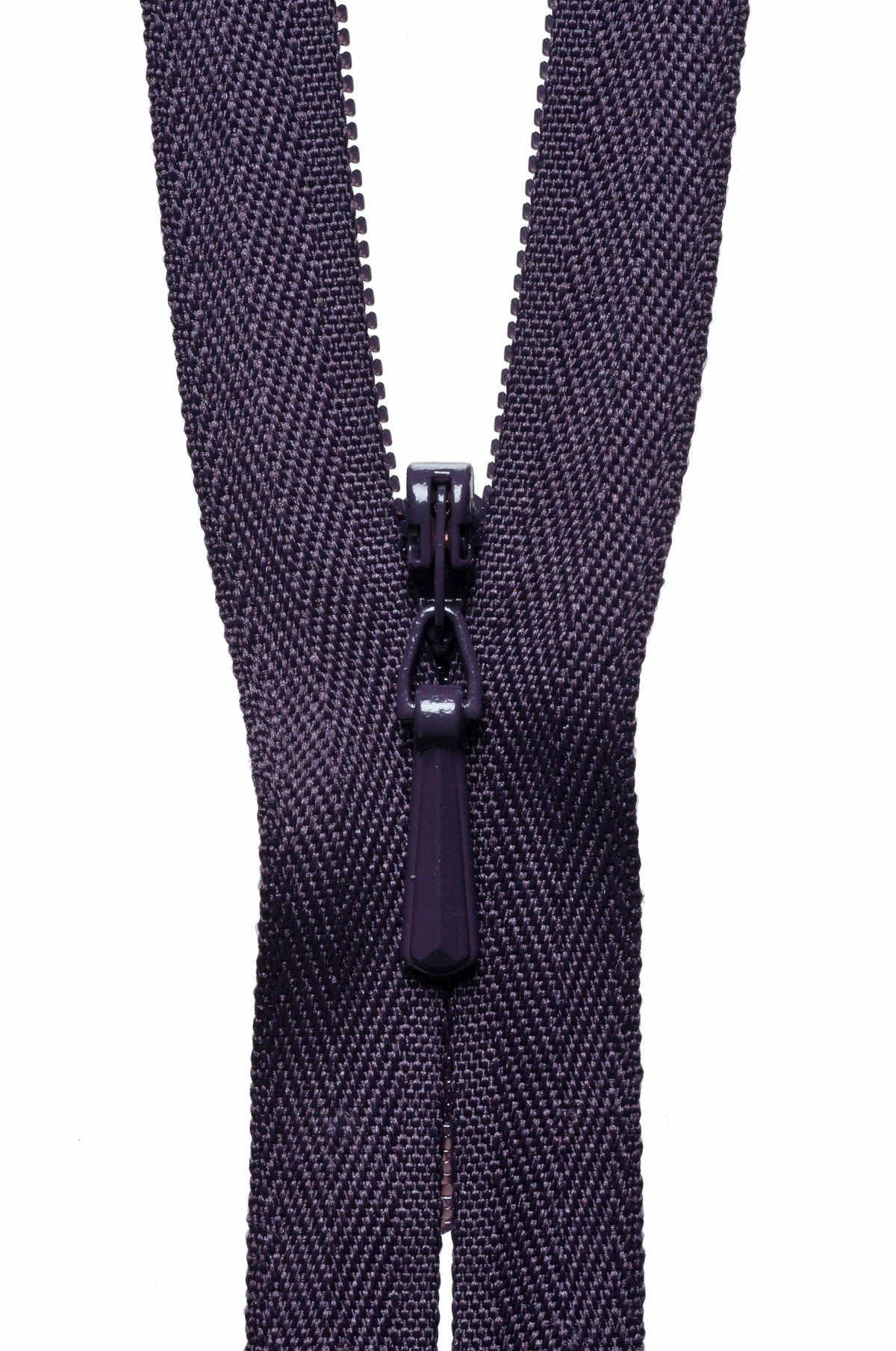 YKK 56cm concealed zip in blackberry